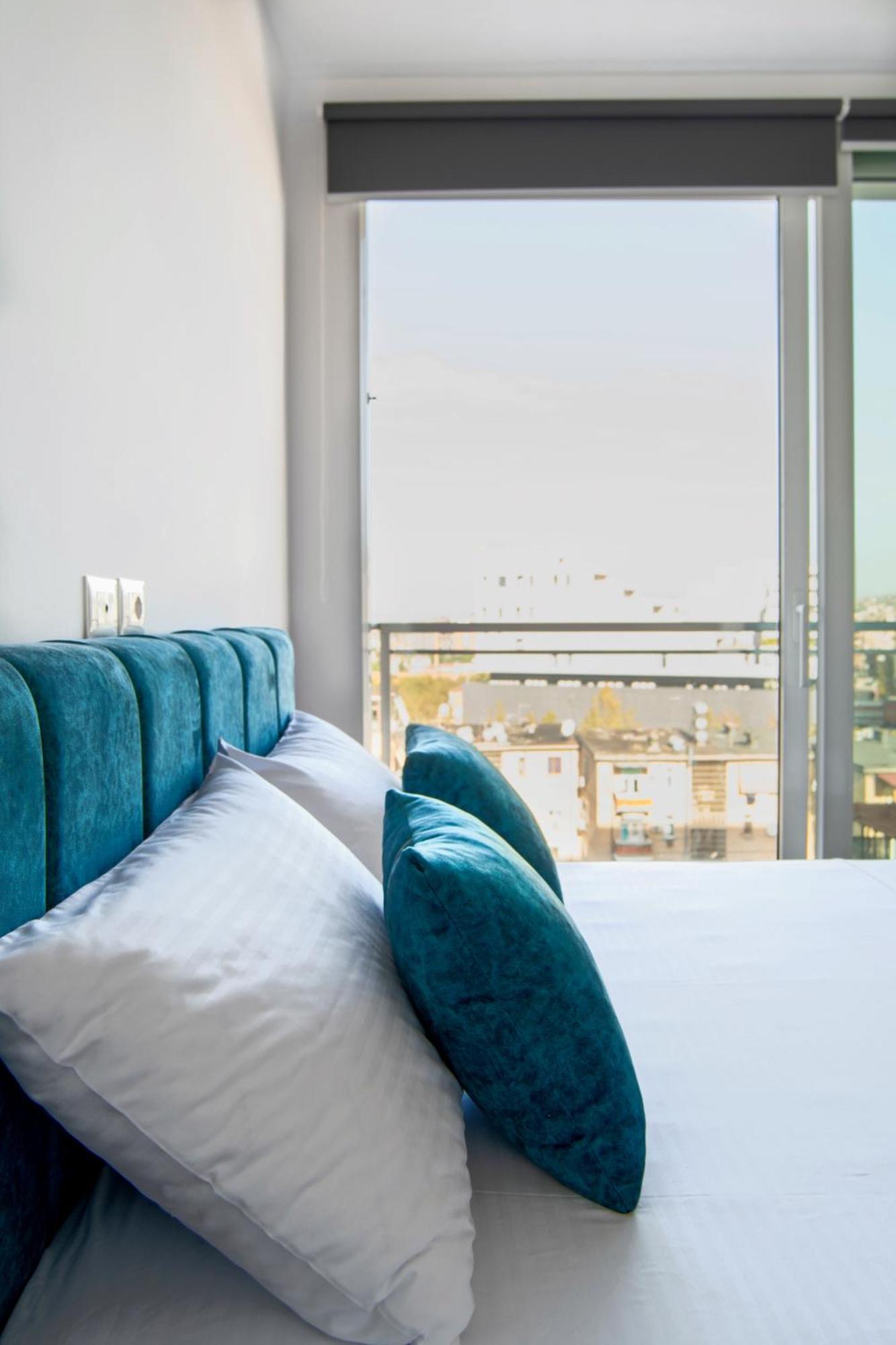 Urban Serenity City Skyline View Apartment 1 Тирана Экстерьер фото